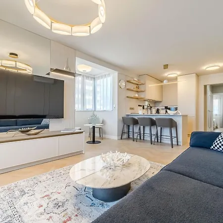 Seashell Crown Luxury Apartment *