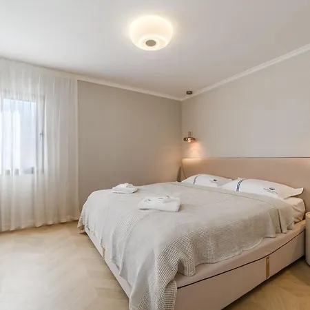 Seashell Crown Luxury * アデヘ