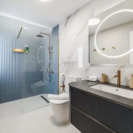 Seashell Crown Luxury アデヘ