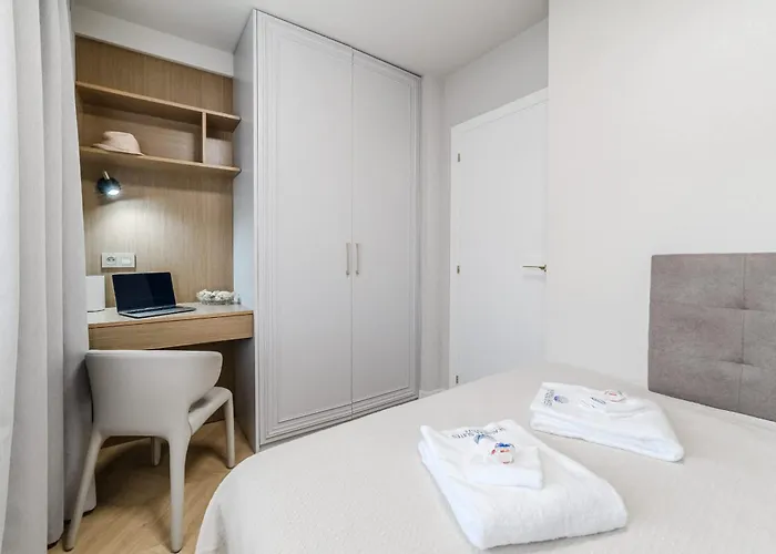 Seashell Crown Luxury