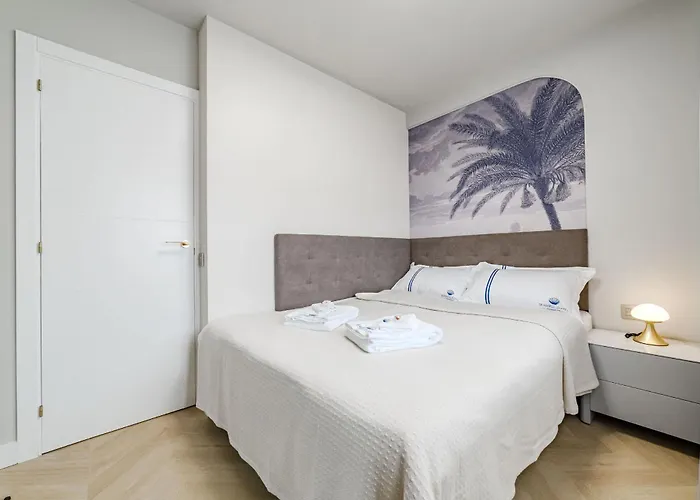 Seashell Crown Luxury Apartment