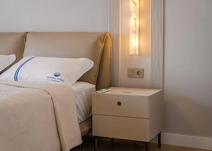 Seashell Crown Luxury