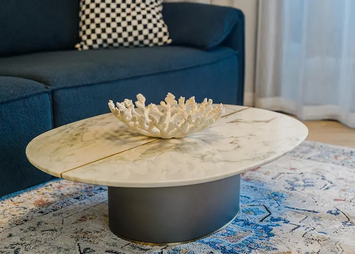 Seashell Crown Luxury